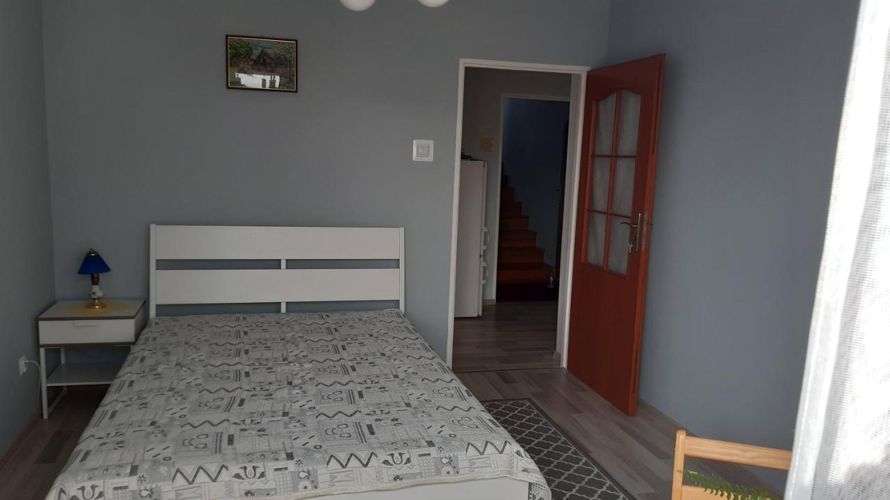 U Danusi - Pokoje Do Wynajecia Solec Zdroj Luaran gambar
